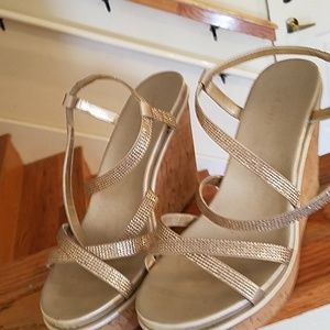 Nine west 9.5 womens strappy sandals